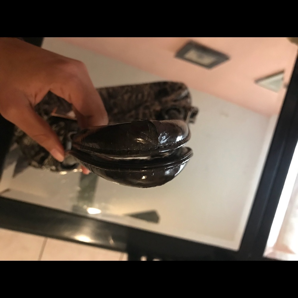 Purses - Picture 3 of 6